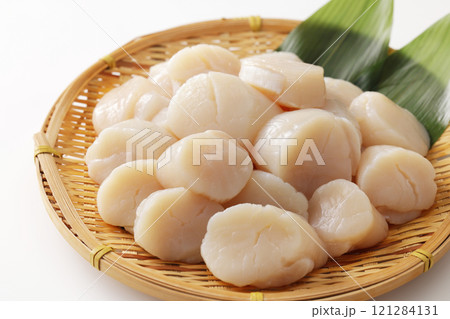 山盛りにした帆立の貝柱 121284131