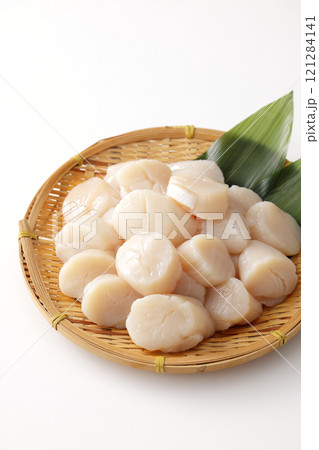 山盛りにした帆立の貝柱 121284141