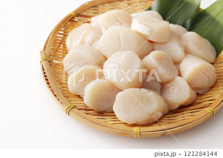 山盛りにした帆立の貝柱 山盛りにした帆立の貝柱 121284144