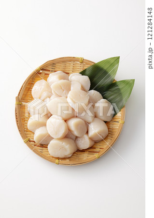 山盛りにした帆立の貝柱 121284148