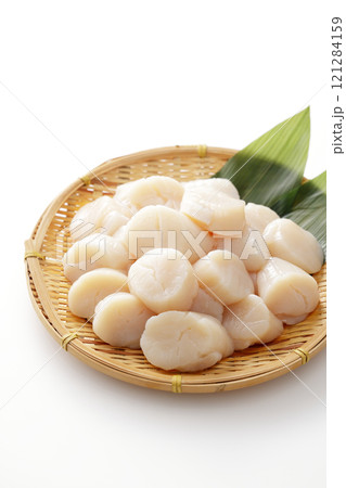 山盛りにした帆立の貝柱 山盛りにした帆立の貝柱 121284159