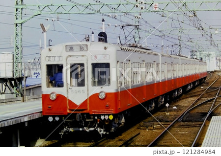 都営地下鉄5000形5065～6両、京浜川崎、1981年12月30日 121284984