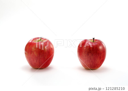 新鮮なりんご 121285210