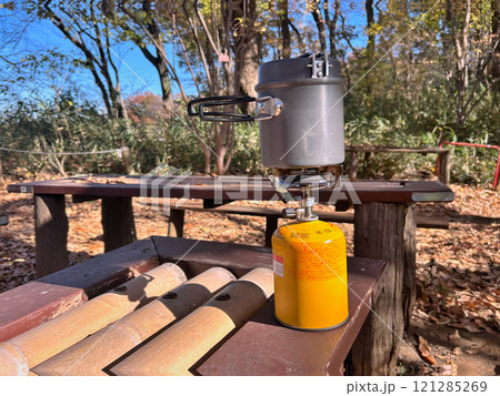 初冬の登山とコーヒーブレイク 121285269