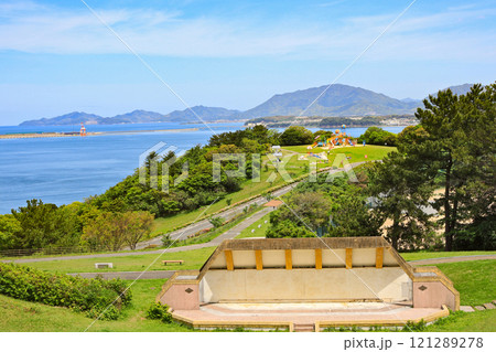 下関市の総合公園響灘が見渡せる老の山公園 121289278