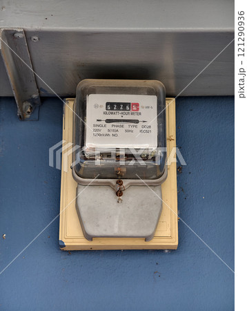 An electricity Watt-hour Meter, used to measure household power consumption. An electricity Watt-hour Meter, used to measure household power consumption. 121290936