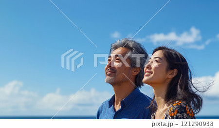 笑顔の中高年夫婦 121290938
