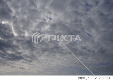 曇空 曇天 雲の多い空 曇空 曇天 雲の多い空 121292884