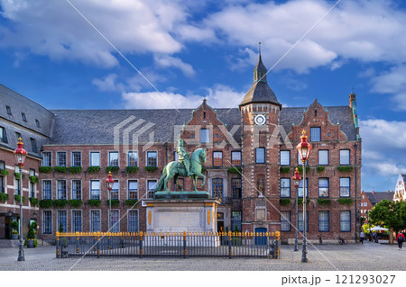 Town hall of Dusseldorf, Germany Town hall of Dusseldorf, Germany 121293027