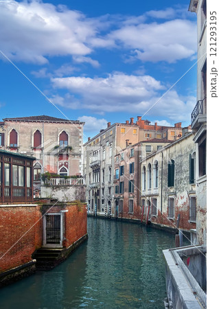 Canal in Venice, Italy 121293195