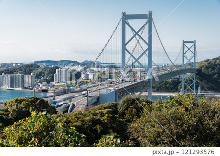 【北九州門司港 関門海峡と関門橋和布刈 第2展望台から】 【北九州門司港 関門海峡と関門橋和布刈 第2展望台から】 121293576