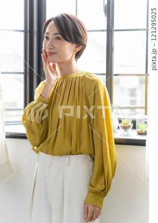 爽やかな女性 爽やかな女性 121295025