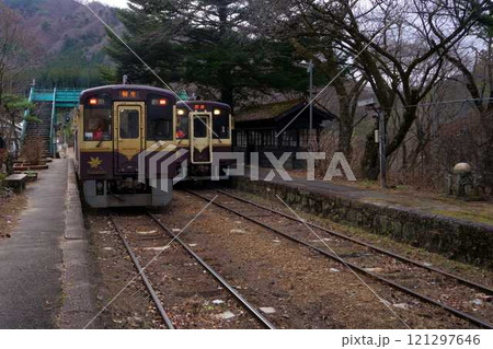 ローカル線 わたらせ渓谷鐵道 ローカル線 わたらせ渓谷鐵道 121297646