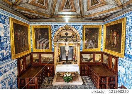 Interior and magnificent azulejo tiling in the famous Santuario de Nossa Senhora da Nazare in Portugal 121298220