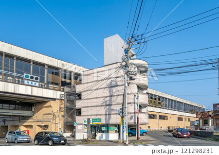 仙台市地下鉄　八乙女駅　駅舎 121298231