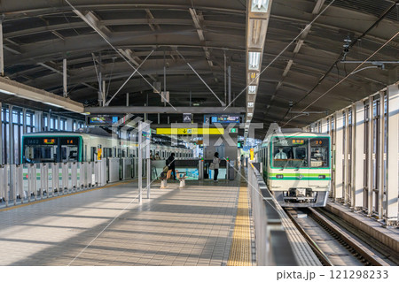 仙台市地下鉄　八乙女駅ホーム　1000N系 121298233