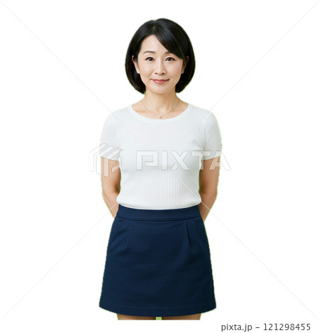 正面を向いている女性 121298455