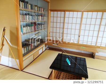 旧吉田茂邸の書斎（神奈川県大磯町） 121299751