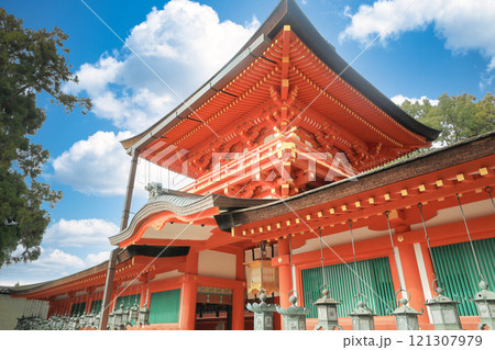世界遺産　春日大社　御廊・中門 121307979