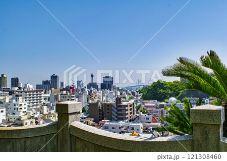 横浜市 山手イタリア山庭園から横浜ベイブリッジ方面の眺め 横浜市 山手イタリア山庭園から横浜ベイブリッジ方面の眺め 121308460