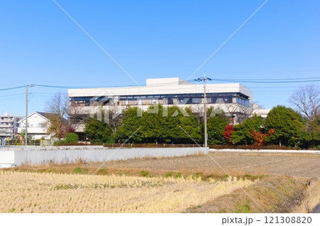 埼玉県吉川市中央公民館周辺2024年12月 121308820