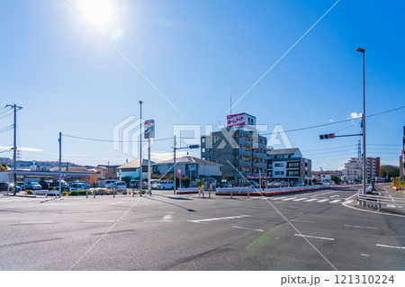 晴天の豊田駅南口　大通り風景 121310224