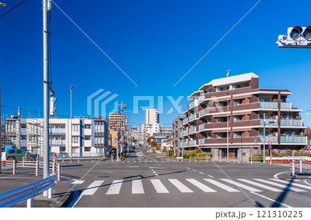 晴天の豊田駅南口　大通り風景 121310225