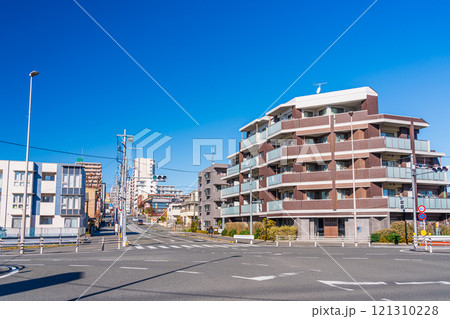 晴天の豊田駅南口　大通り風景 121310228