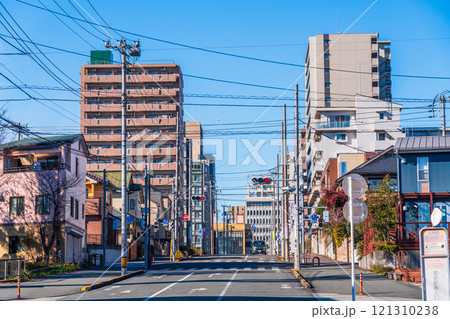 晴天の豊田駅南口　大通り風景 121310238