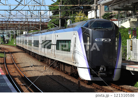中央快速線を行く特急あずさ/かいじ号:E353系電車 中央快速線を行く特急あずさ/かいじ号:E353系電車 121310586