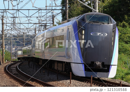 中央快速線を行く特急あずさ／かいじ号：E353系電車 121310588