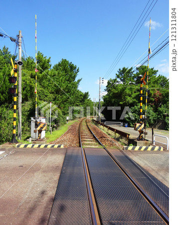 小さな踏切 121311804