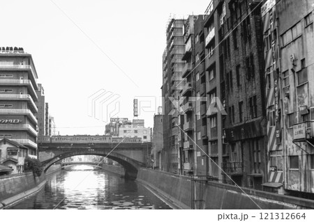 1980年の万世橋から秋葉原方面を見る 121312664