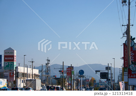 意外と都会な風景の長浜バイパス 121313418