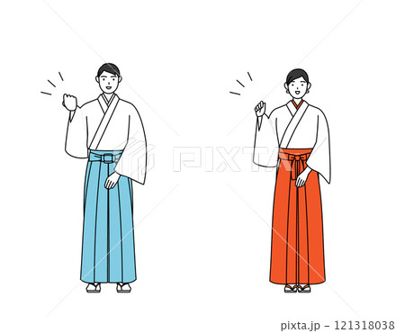 ガッツポーズをする神社の神主と巫女 121318038