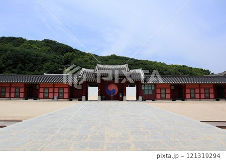 韓国水原市、華城行宮の門 121319294
