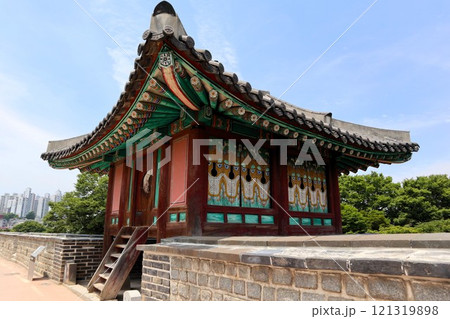 韓国水原市の城壁 韓国水原市の城壁 121319898