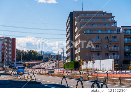 晴天の豊田駅南口　再開発で発展する大通り風景 121322504