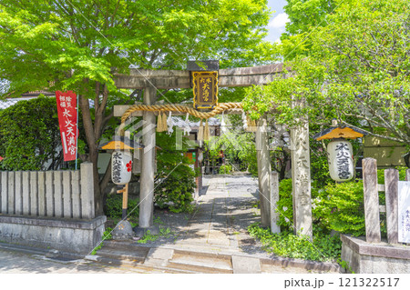 新緑に包まれた水火天満宮 新緑に包まれた水火天満宮 121322517