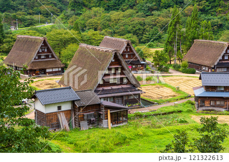 富山県五箇山　世界遺産　五箇山の合掌造り集落（菅沼集落） 121322613