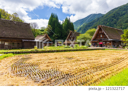 富山県五箇山　世界遺産　五箇山の合掌造り集落（菅沼集落） 121322717