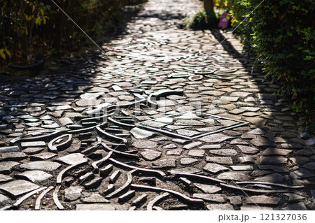 近江八幡市立かわらミュージアム　路地のかわらアート　滋賀県近江八幡市多賀町 121327036