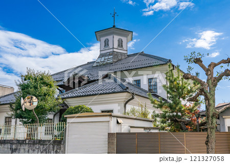 白雲館(旧八幡東小学校)明治初期の疑洋風建築 有形文化財 滋賀県近江八幡市為心町 白雲館(旧八幡東小学校)明治初期の疑洋風建築 有形文化財 滋賀県近江八幡市為心町 121327058