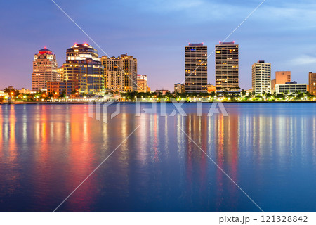 West Palm Beach, Florida, USA Downtown City Skyline 121328842