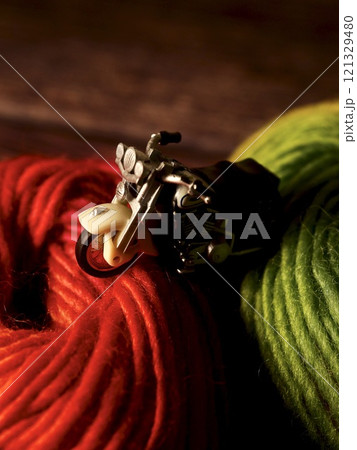 毛糸とミニチュアのバイク 121329480