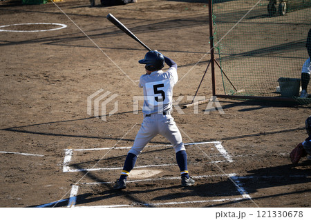 打席に立つ学生 打席に立つ学生 121330678