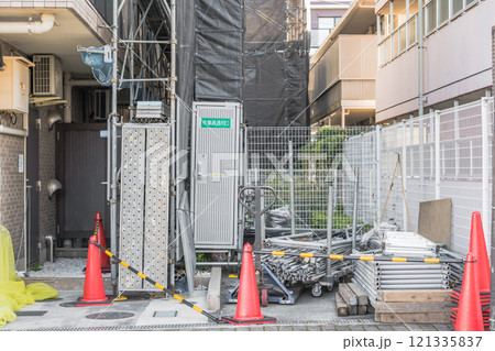 【マンション大規模修繕工事 足場】 【マンション大規模修繕工事 足場】 121335837