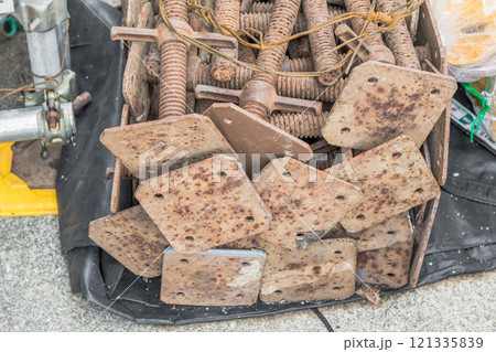 【マンション大規模修繕工事　足場】 121335839