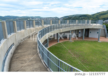 長崎県長崎市 長崎の市街地を眺められる鍋冠山公園展望台 長崎県長崎市 長崎の市街地を眺められる鍋冠山公園展望台 121337777