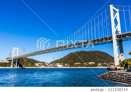 めかり観潮遊歩道からの関門橋【福岡県北九州市】 めかり観潮遊歩道からの関門橋【福岡県北九州市】 121338114